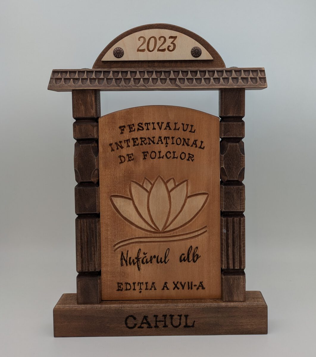 Galerie Trofeul festivalului international de folclor „Nufărul alb. Ediția a XVII-a”
